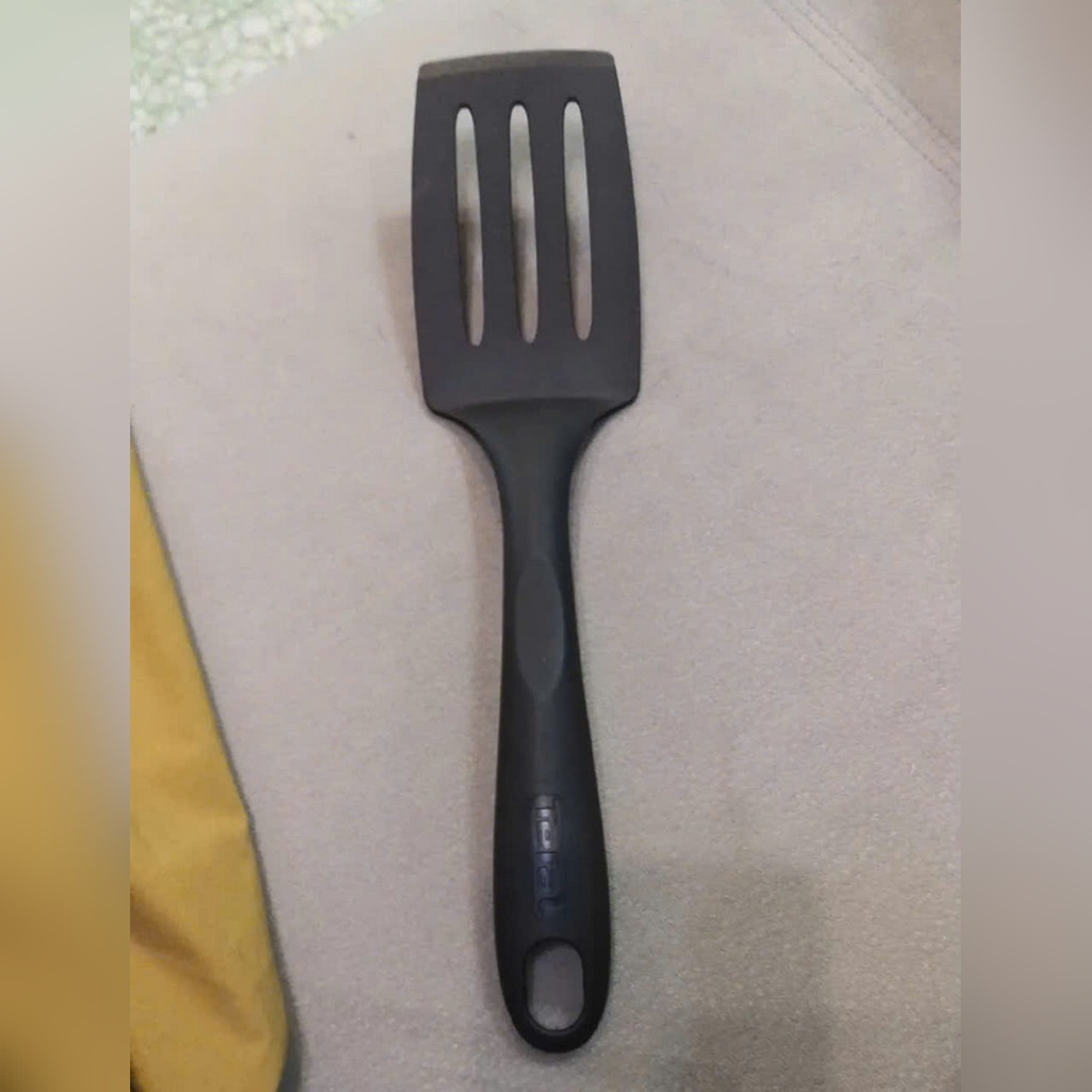 Xẻng chịu nhiệt Tefal Bienvenue 2745112 bản nhỏ có rãnh