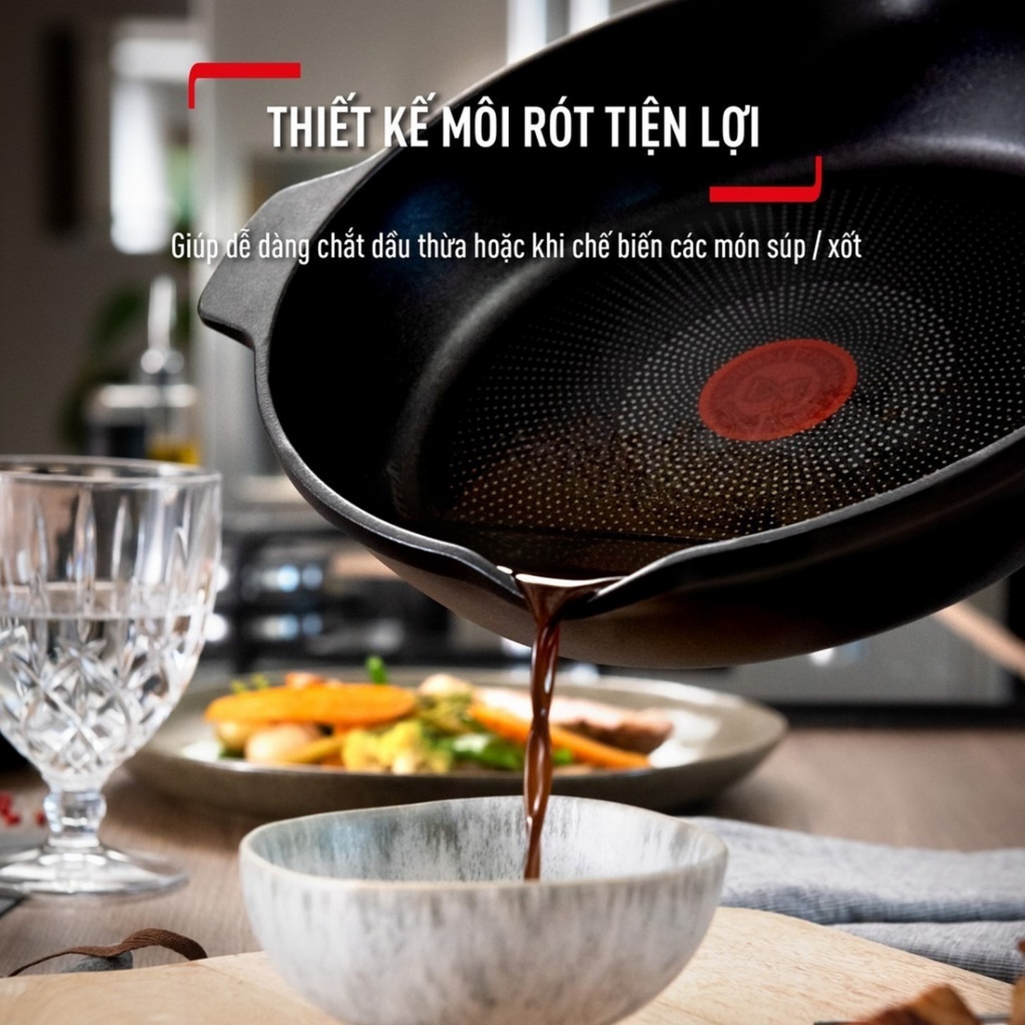 Chảo đúc cao cấp Tefal Robusto có miệng rót 22cm