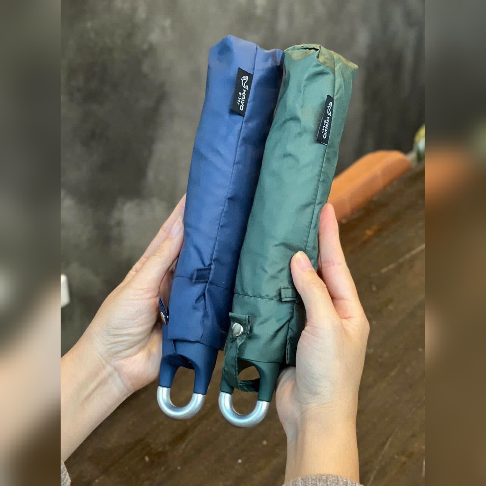 Ô gấp gọn siêu nhẹ có móc treo Kaiyo, màu xanh navy