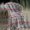 Chăn lông tuyết Kaiyo hàng Nhật 2m x 2.3m (màu trắng họa tiệt ghi đỏ, xanh họa tiết hình vuông, họa tiết con tuần lộc)