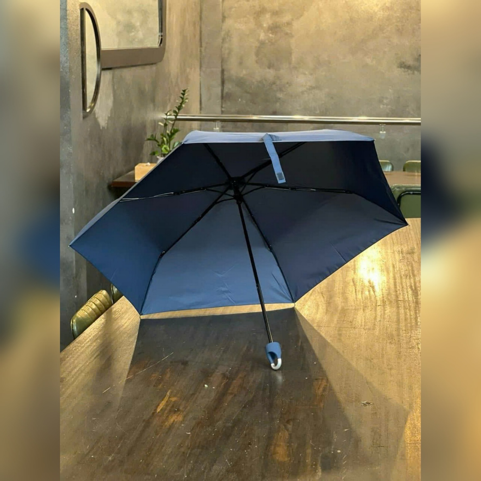 Ô gấp gọn siêu nhẹ có móc treo Kaiyo, màu xanh navy