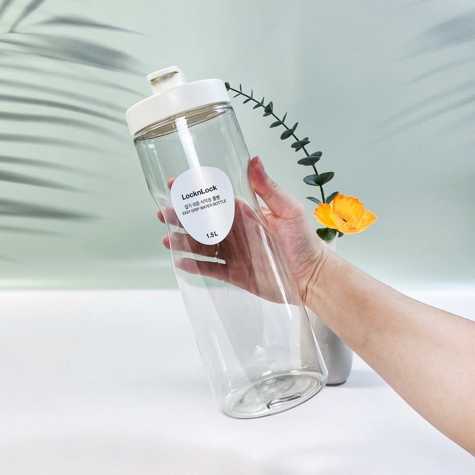 Bình nhựa đựng nước Lock&Lock HAP814WHT 1.5L