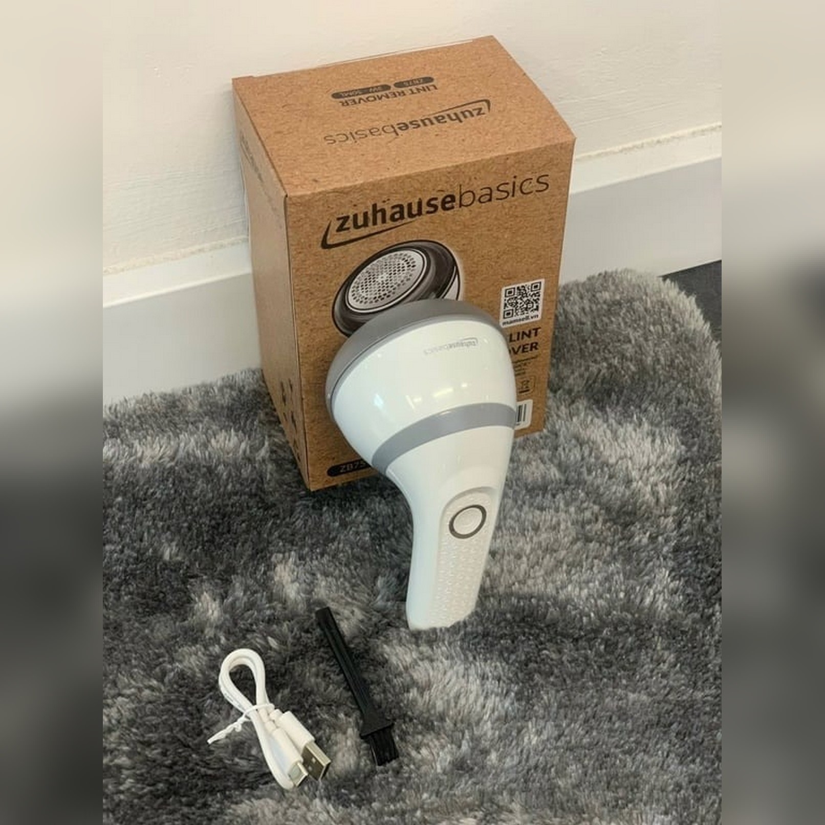 ZB75 - Máy cắt lông xù cầm tay, dùng cắt lông xù trên quần áo, sử dụng trong gia đình, công suất: 3W,dung tích 50ml, Hiệu Zuhause Basics. Mới 100%