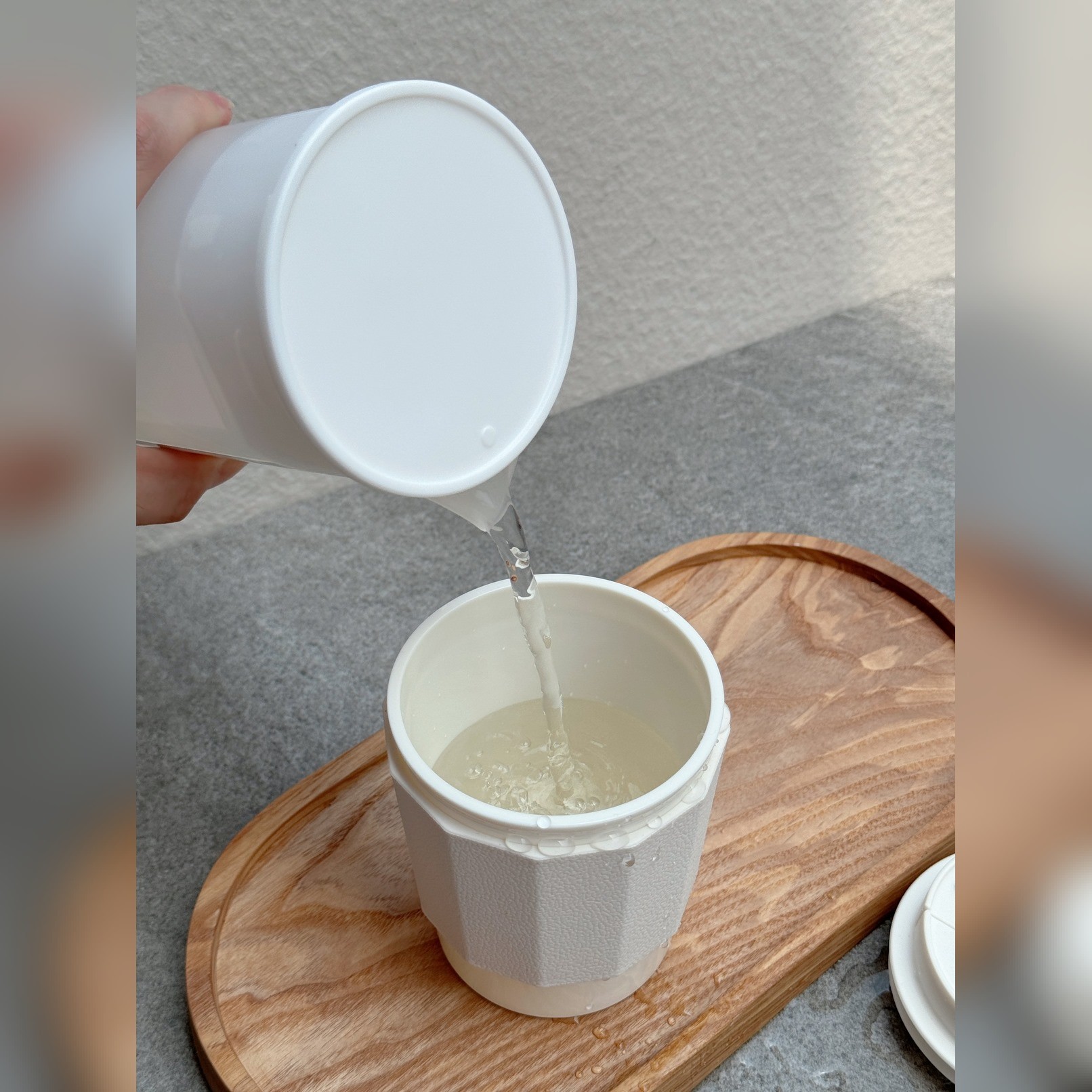 Bình đựng nước 1L dáng cao Himaraya