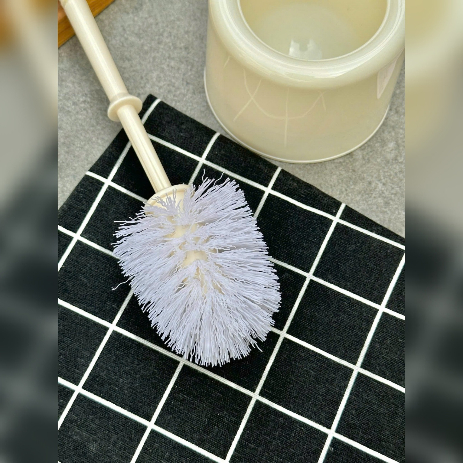 Chổi cọ toilet kèm hộp đựng Seiwa Pro