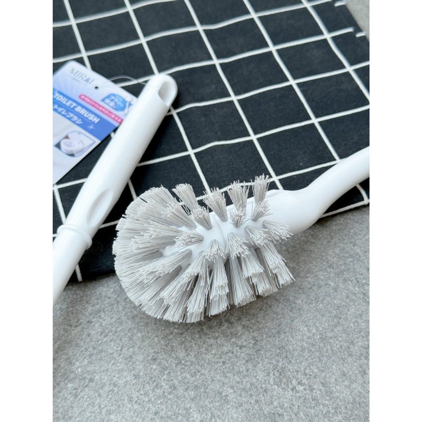Chổi cọ toilet đầu tròn cước sóng MIRAI
