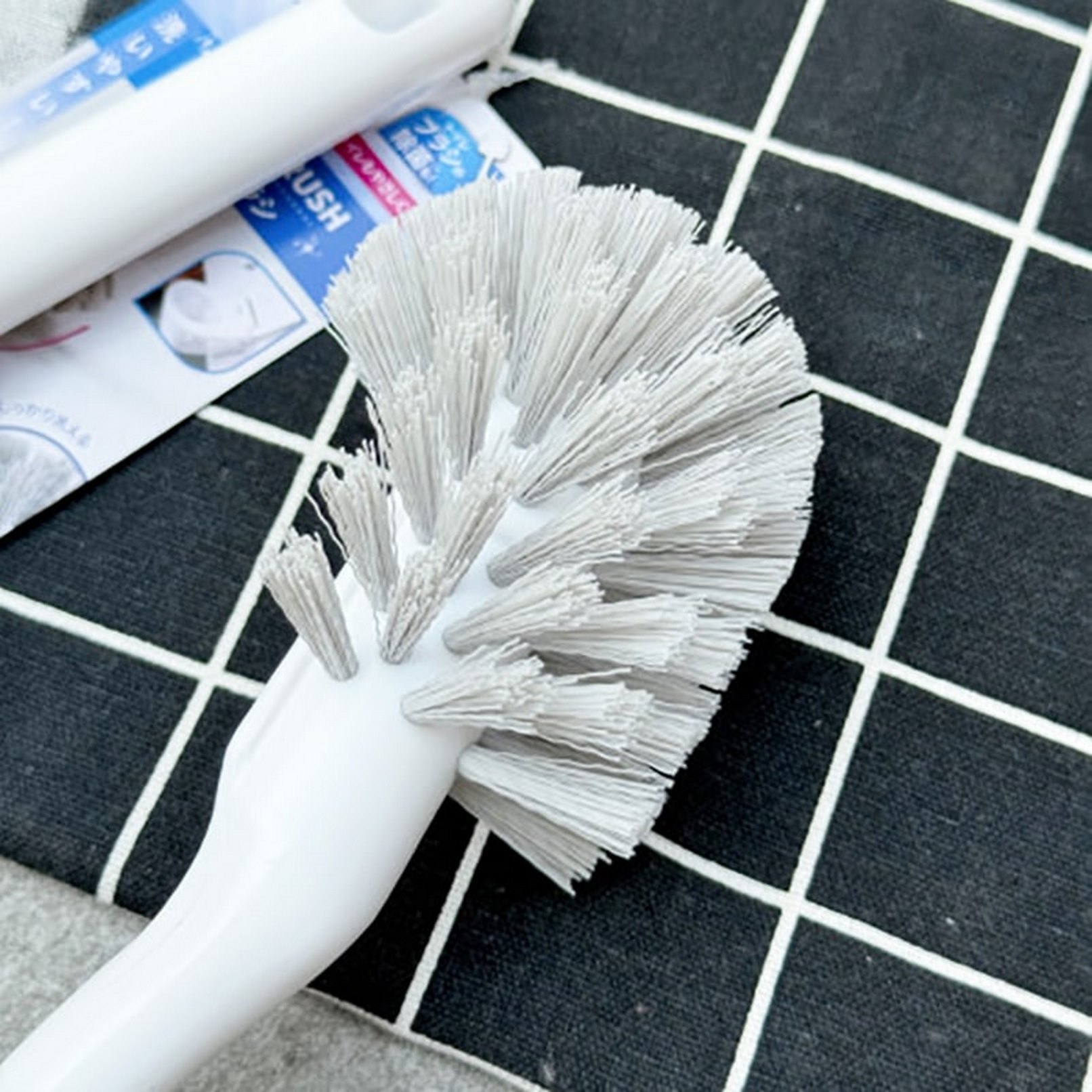 Chổi cọ toilet đầu tròn cước sóng MIRAI