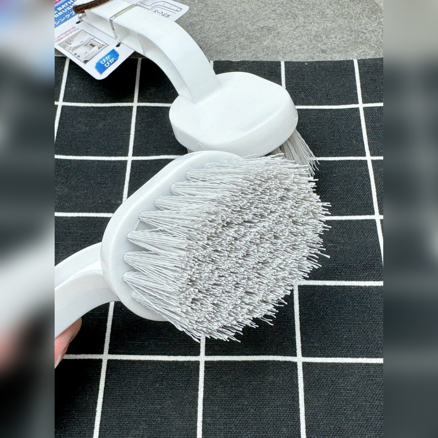 Bàn chải cọ bồn sứ lavabo cước sóng MIRAI